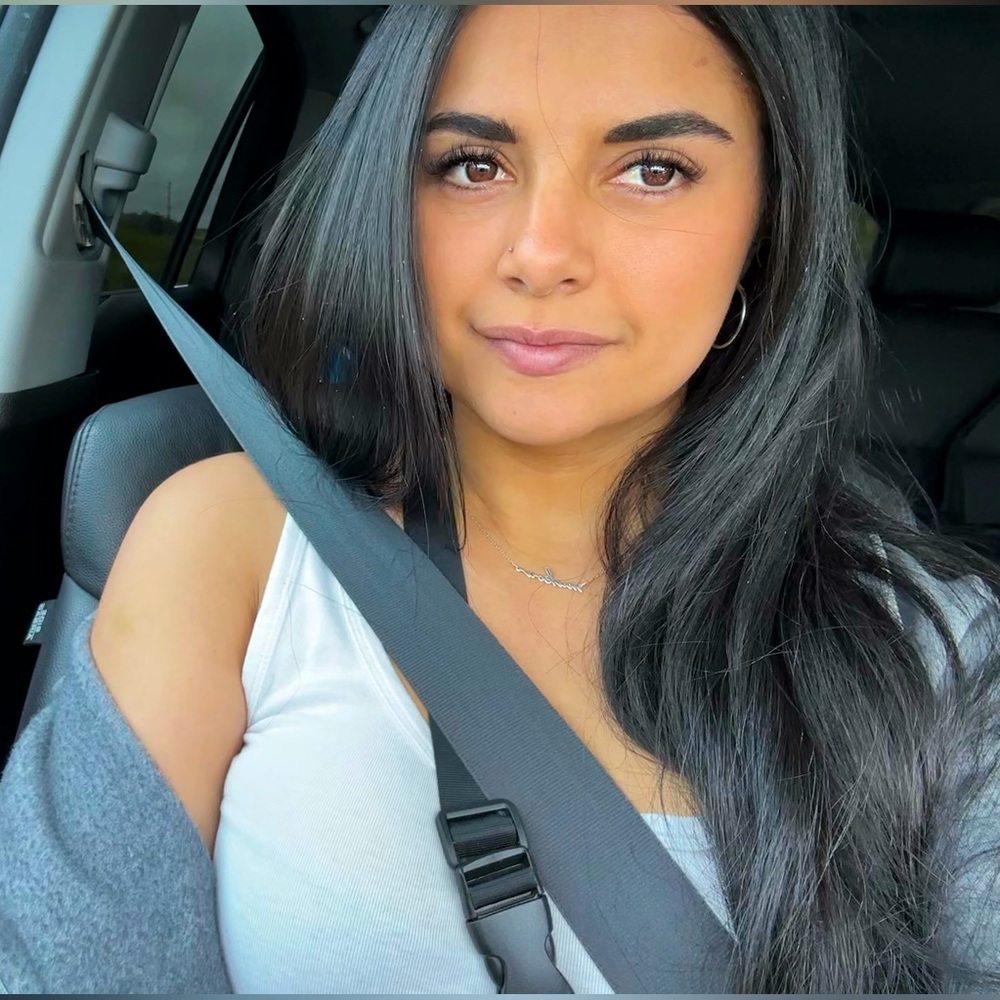 Meet your Posher, Dominique